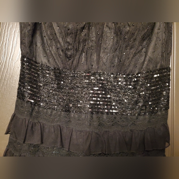 STUNNING vintage style black dress with beading, mesh and lace size 12 - Picture 3 of 9